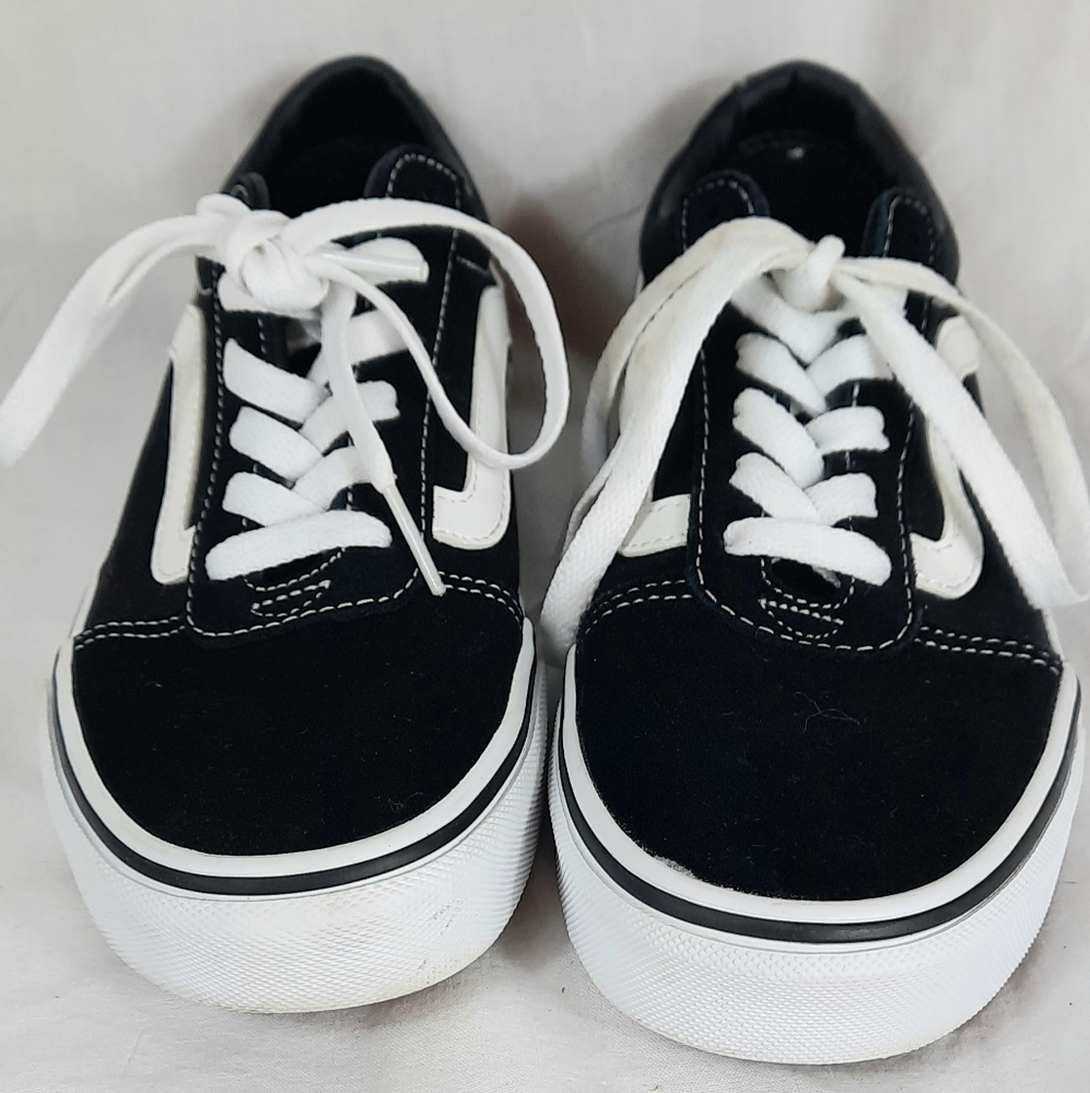 Vans Suede Womens Shoes Size 6 Black White Skate Sneakers Old Skool - Picture 2 of 10